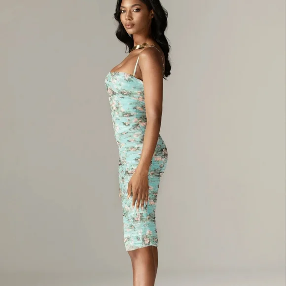 NWT Aliava Bodycon Midi Dress with Spaghetti Straps - Picture 3 of 5